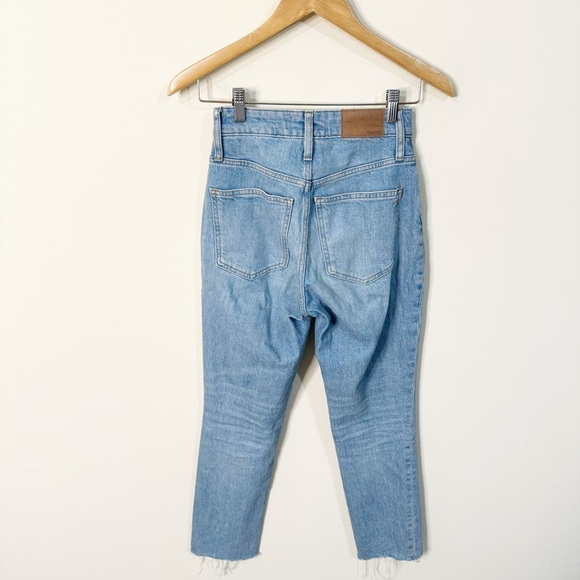 Madewell The Curvy Perfect Vintage Jean in Coney Wash: Destroyed Edition Size 23 - Picture 4 of 7